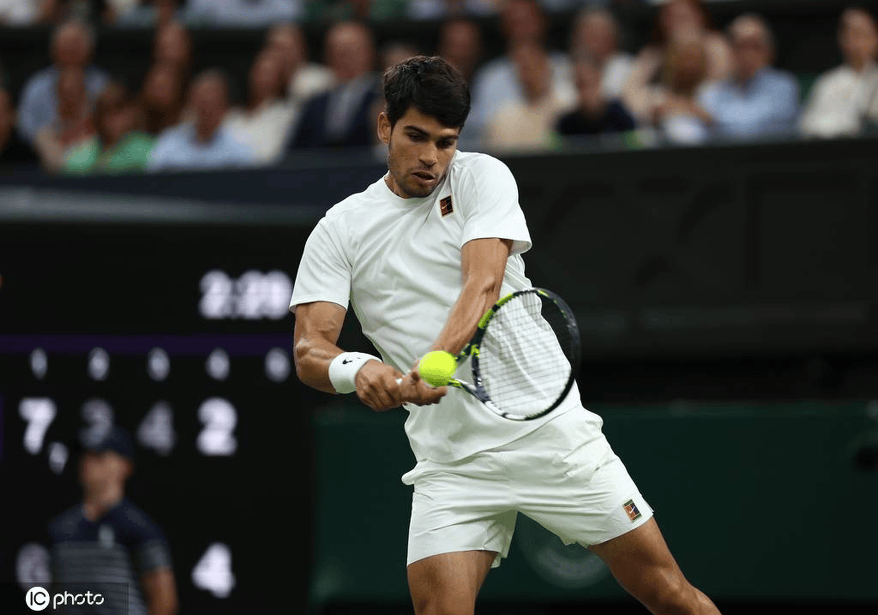 阿尔卡拉斯复出首秀出彩，菲尼克斯太阳主场惊险菲尼克斯太阳，豪取7连胜(克鲁尼个人资料)